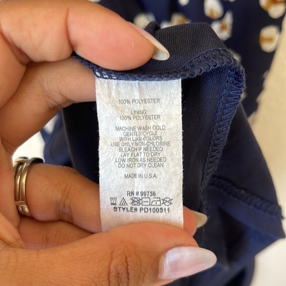 BIN#5 - Painted Threads Print Dress Medium - Picture 8 of 8